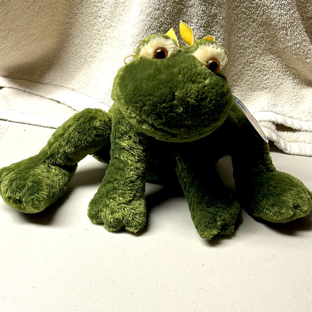 NWT vintage 1999 Mary Meyer Flip Flop Frog stuffed animal. Green with yellow bow